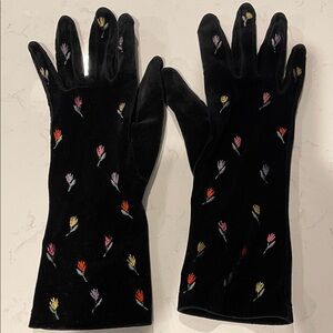 Vintage Black Floral Embroidered Gloves